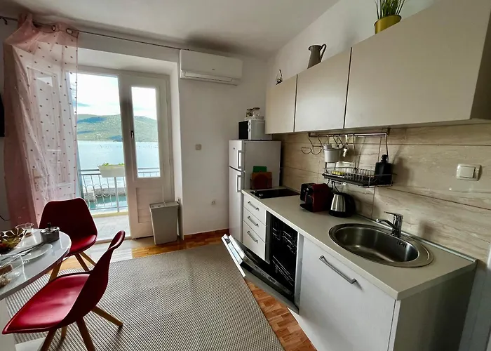 Luka Niko Appartement *