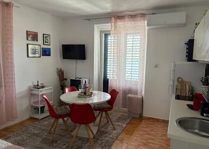 Luka Niko Appartement *