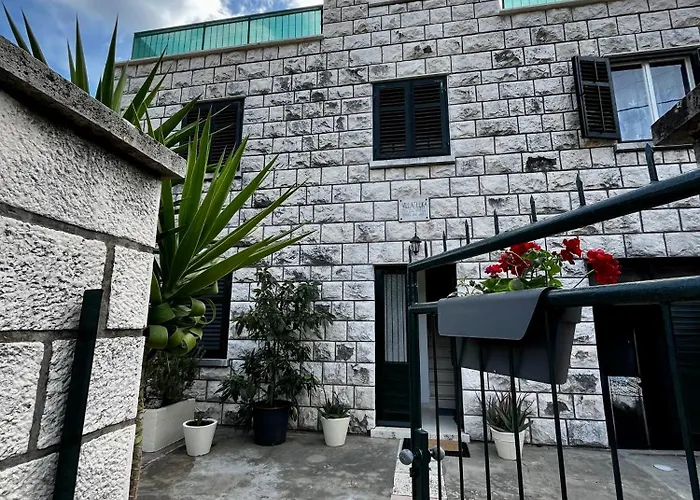 Luka Niko Appartement *