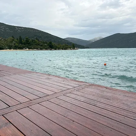 Luka Niko Apartment *