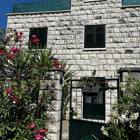 Luka Niko Апартаменты